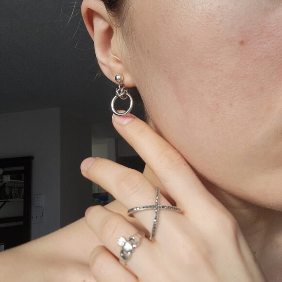 Gothic medieval style chain mail silver circle hoop earrings - Picture 4 of 8